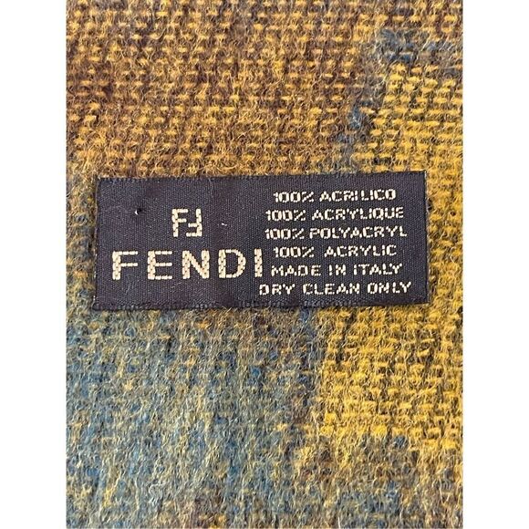 Vintage Fendi scarf Roman heads - Picture 2 of 7